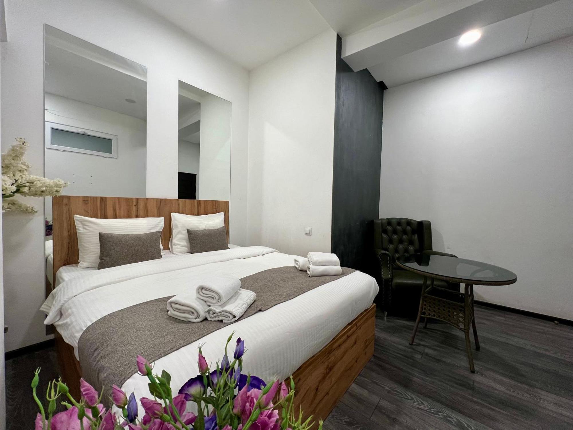 Yvn Tumanyan Apart-Hotel Jerevan Eksteriør bilde
